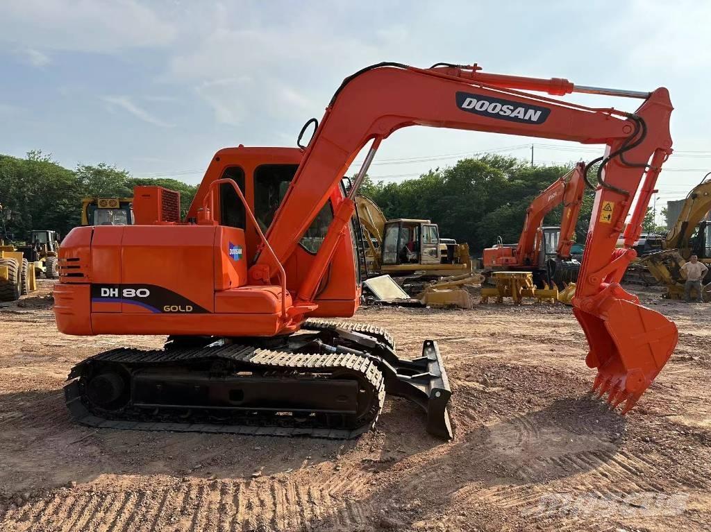 Doosan DH 80 Escavadoras Midi 7t - 12t