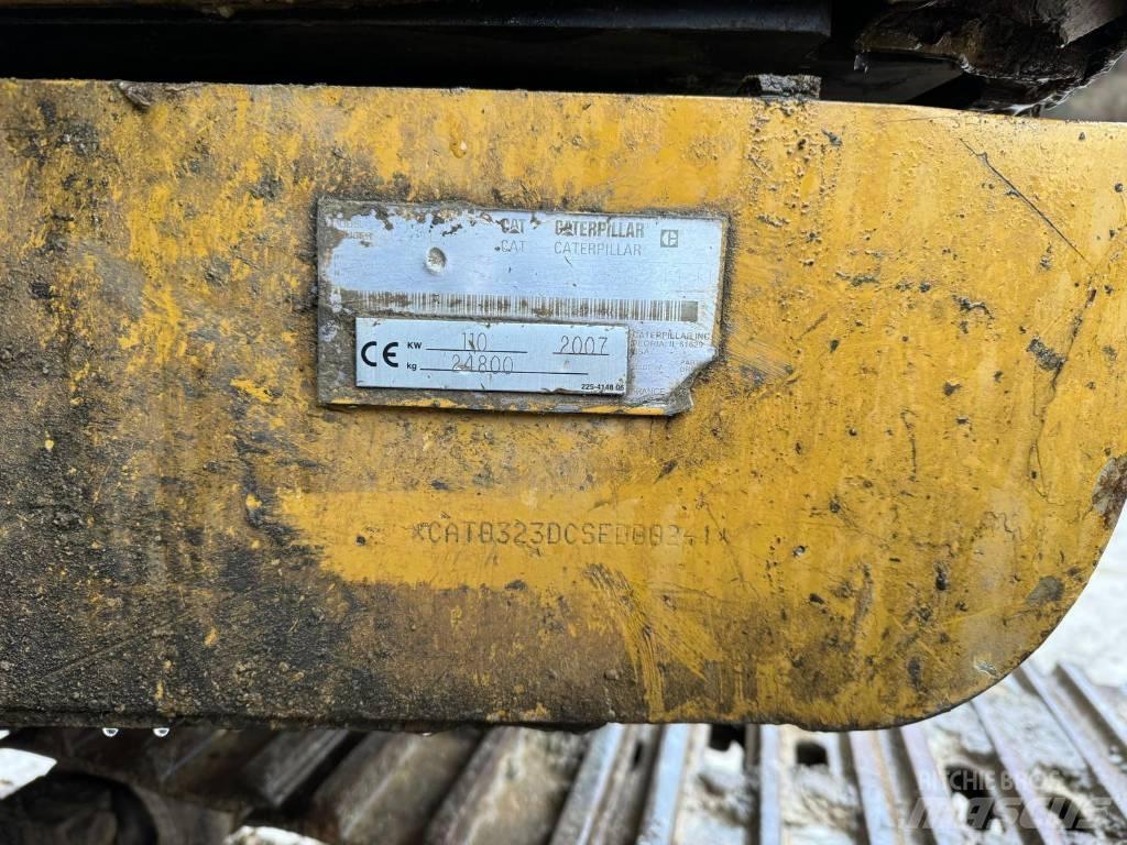 CAT 323 D Escavadoras de rastos