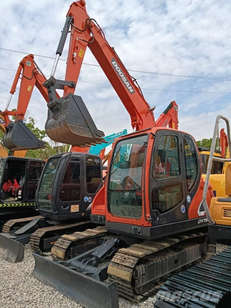 Doosan DX 75 Escavadoras de rastos