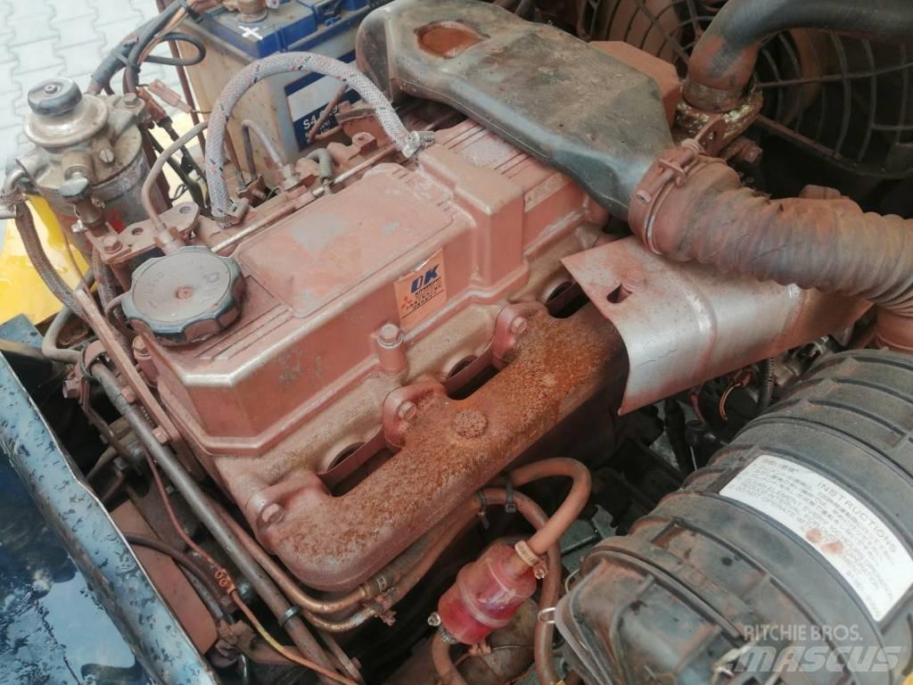 CAT DP 25 K Empilhadores Diesel