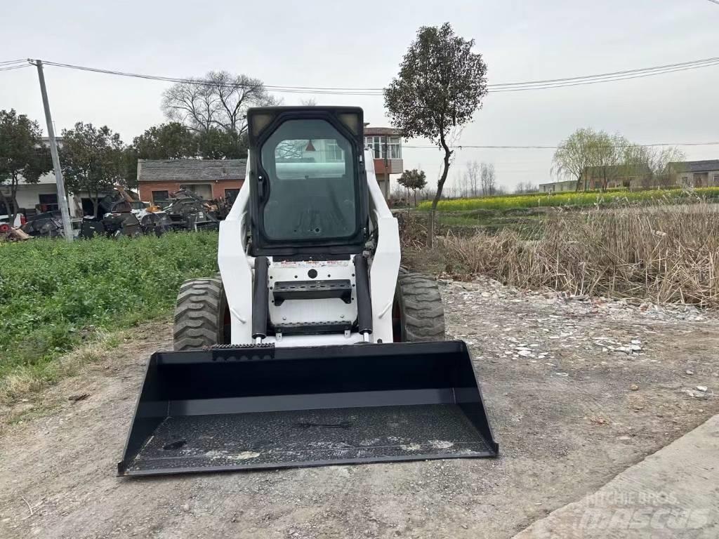 Bobcat S 300 Carregadoras de direcção deslizante
