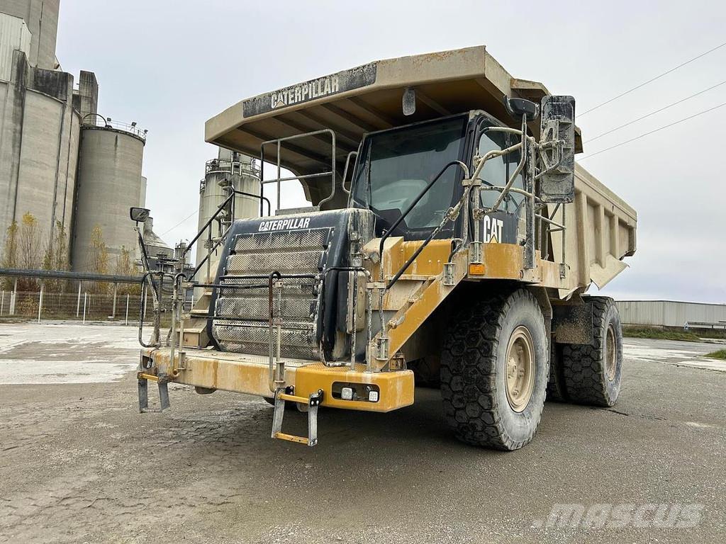 CAT 775F Camiőes dumper basculantes rígidos