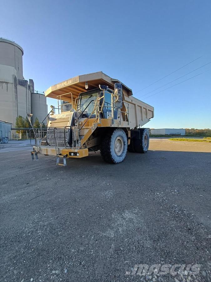CAT 775F Camiőes dumper basculantes rígidos