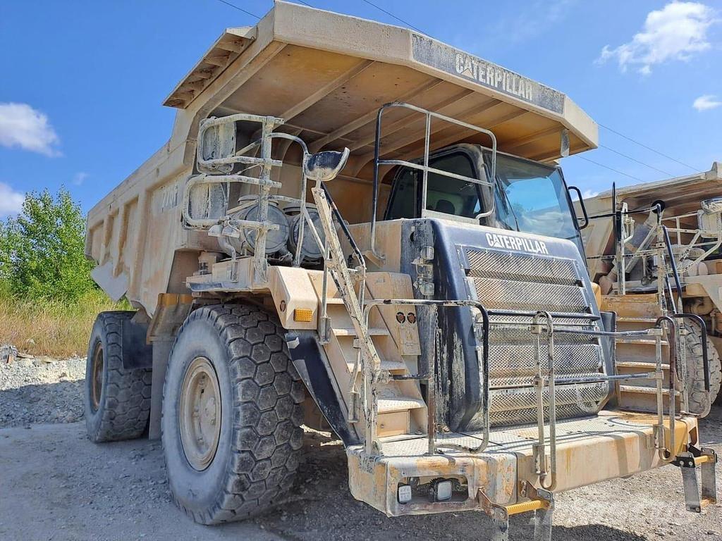 CAT 775F Camiőes dumper basculantes rígidos