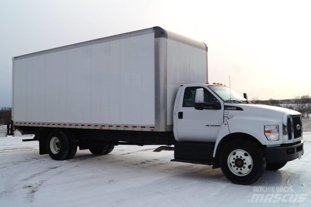 Ford F 750 Camiões de caixa fechada