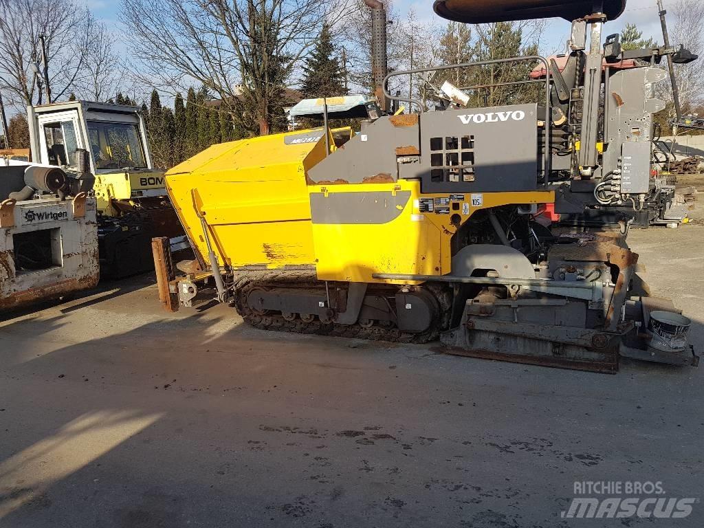 Volvo TITAN 2820 Pavimentadoras de asfalto