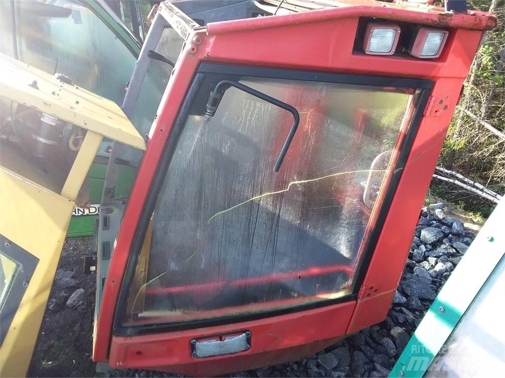 Komatsu 911.5 Cabines e interior