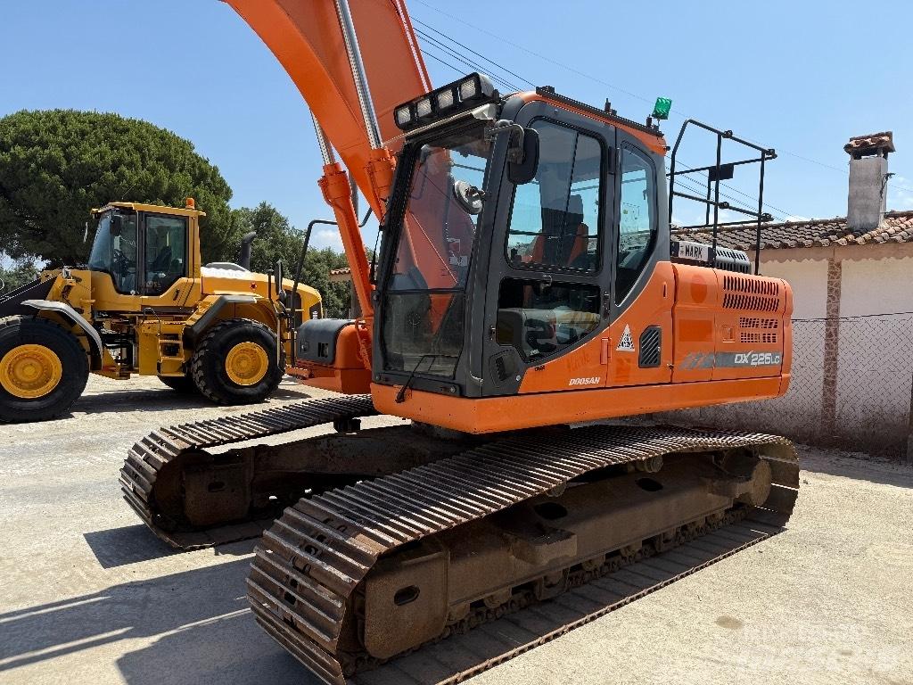  Dossan DX 225LC 3 Escavadoras de rastos