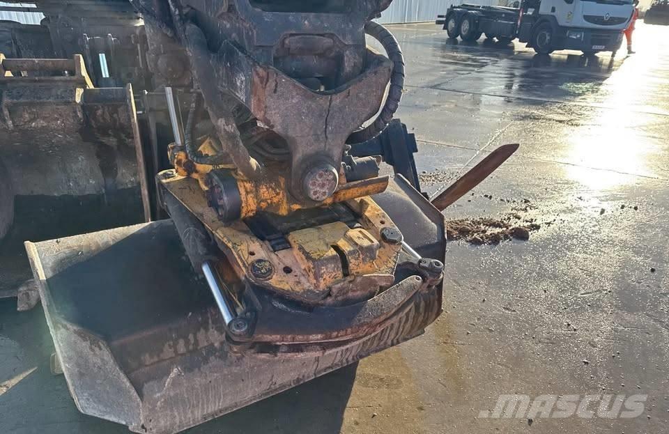 JCB JS 145 W Escavadoras de rodas