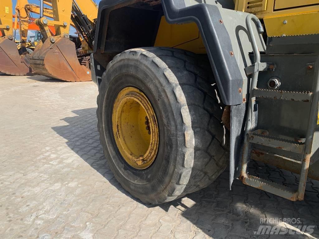 Komatsu WA 320-5H Pás carregadoras de rodas