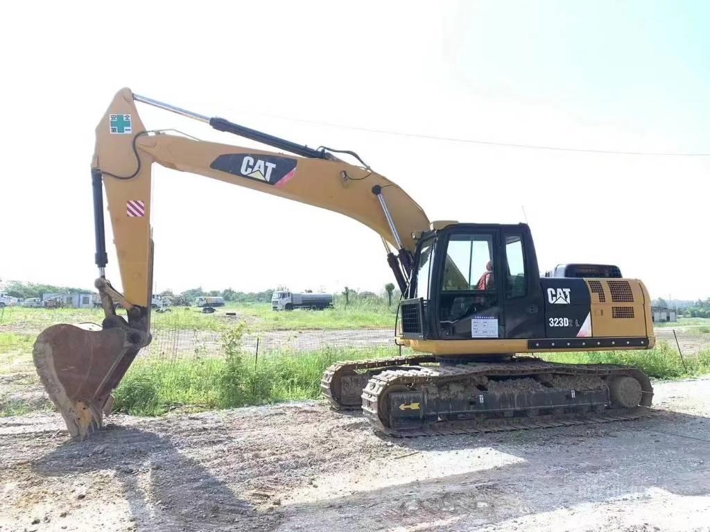 CAT 323D Escavadoras de rastos