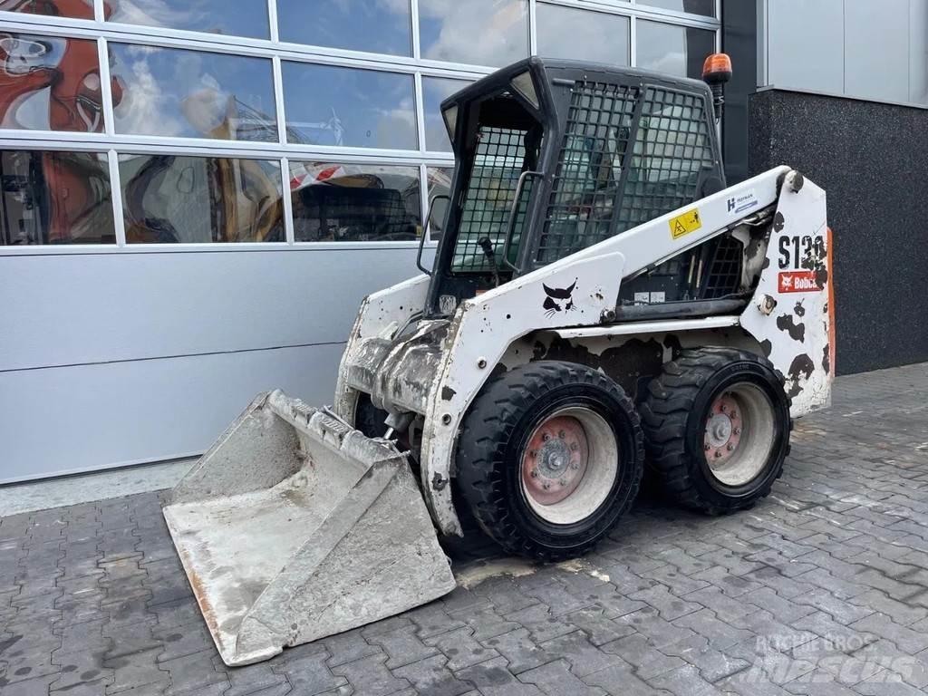 Bobcat S130 Carregadoras de direcção deslizante