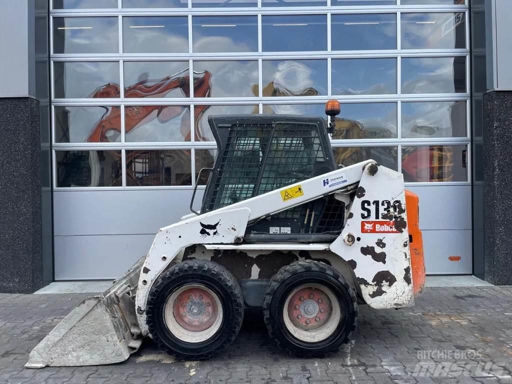 Bobcat S130 Carregadoras de direcção deslizante