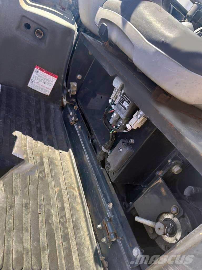 Hitachi ZX 27 U Mini Escavadoras <7t