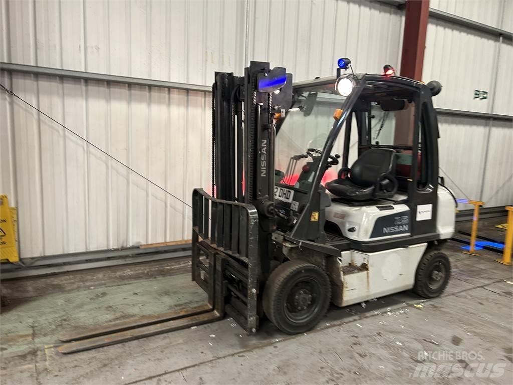 Nissan U1D2A25LQ Empilhadores a gás
