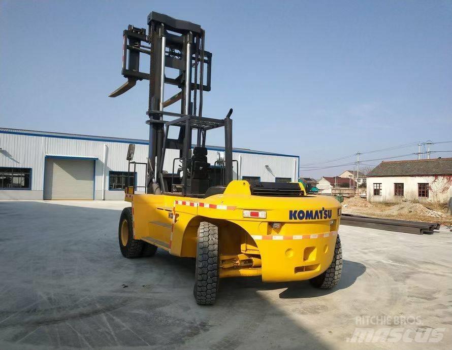 Komatsu FD200 Manipuladores telescópicos