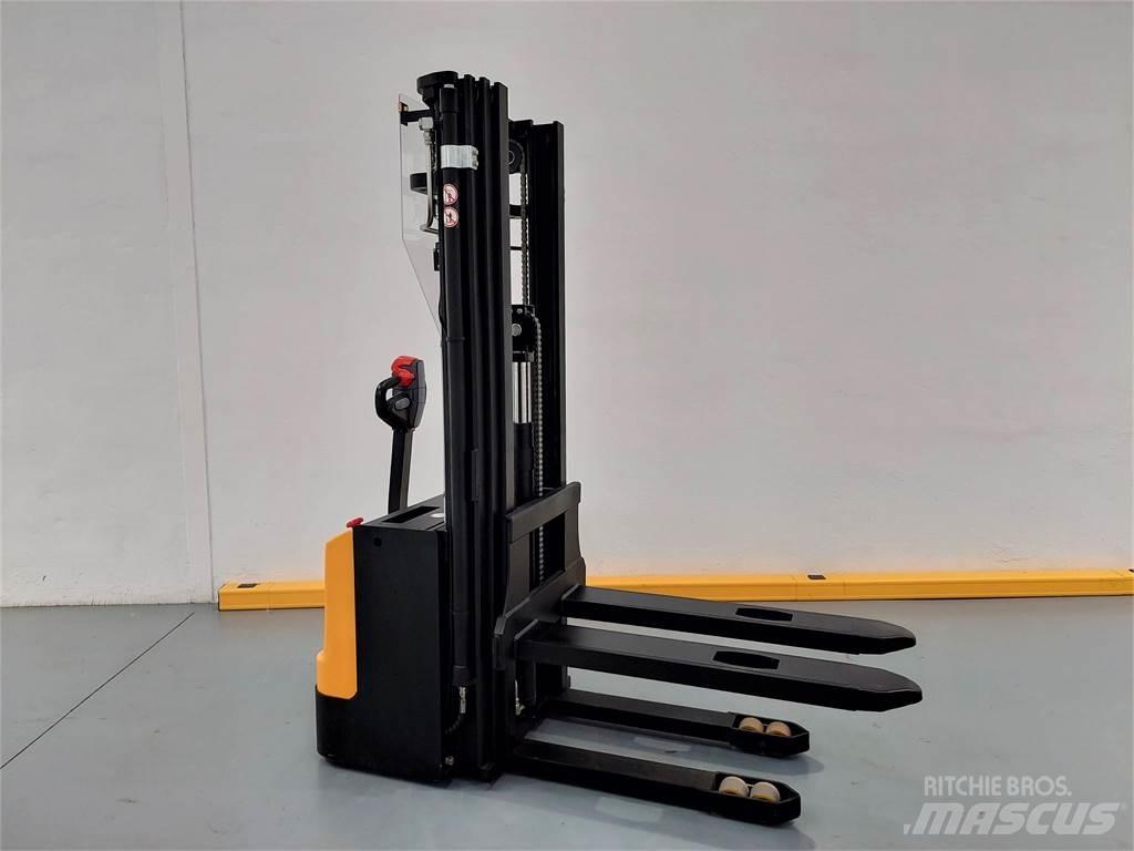  WSA161L Empilhador para operador externo