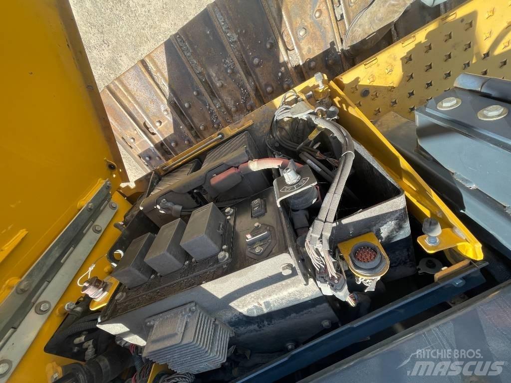 DEERE 700K Dozers - Tratores rastos