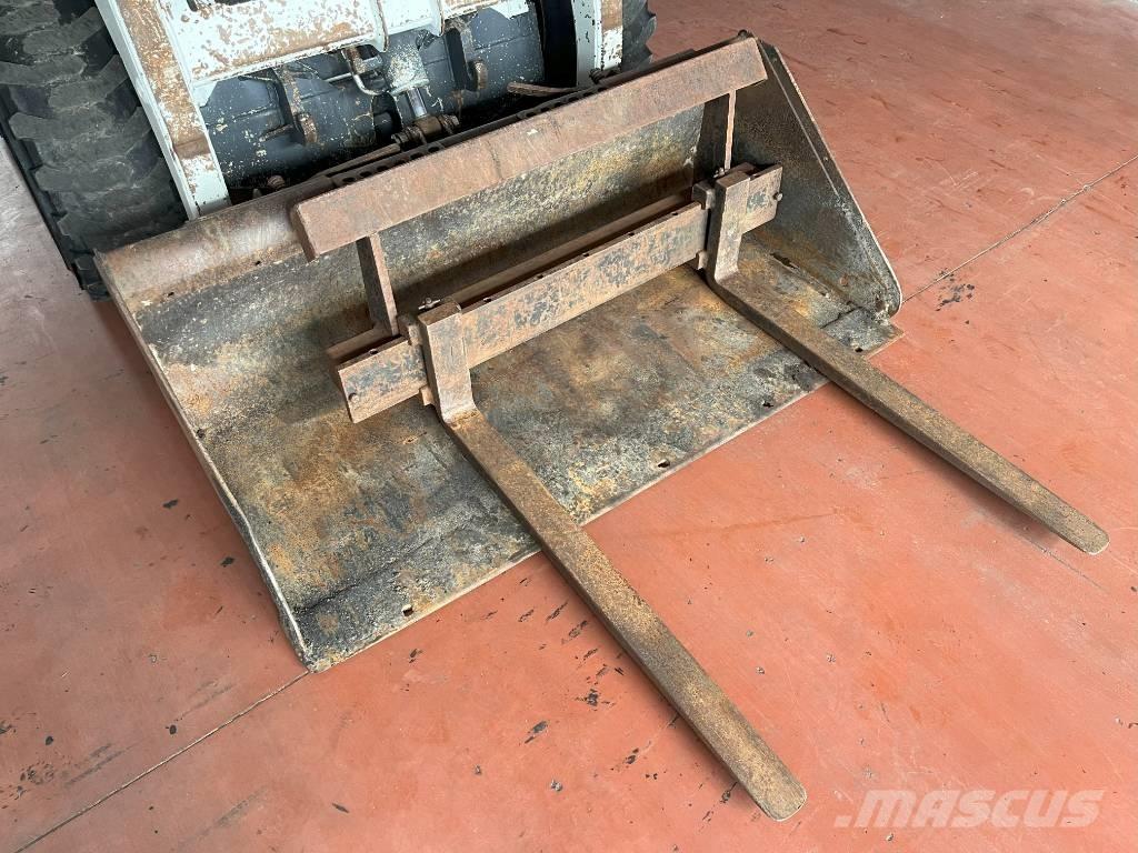 Bobcat 853 Carregadoras de direcção deslizante