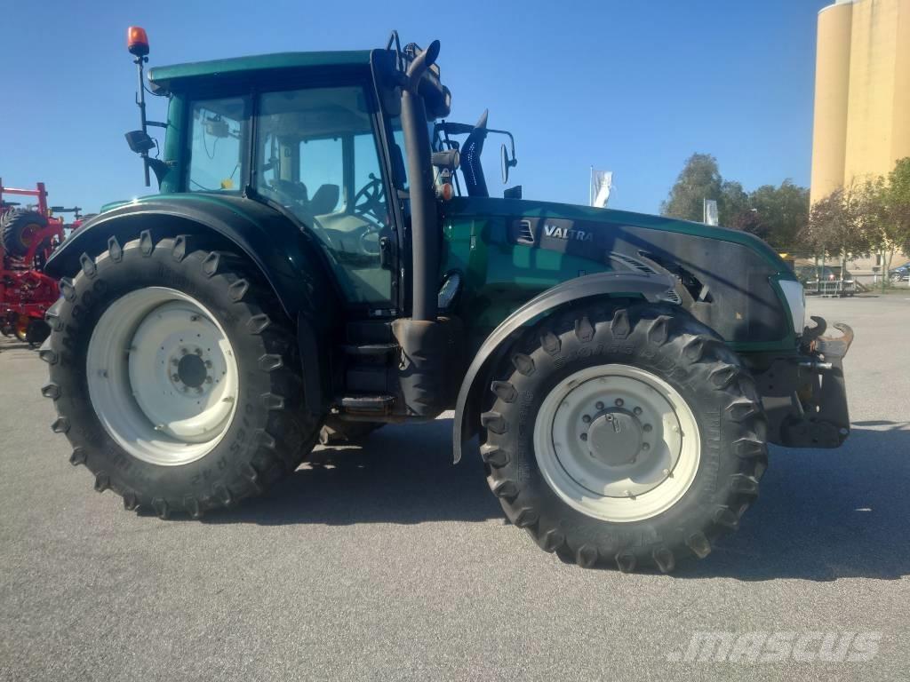 Valtra T 213 V Tratores Agrícolas usados
