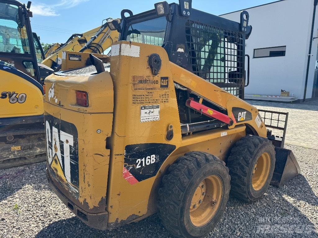 CAT 216 B 3 Carregadoras de direcção deslizante