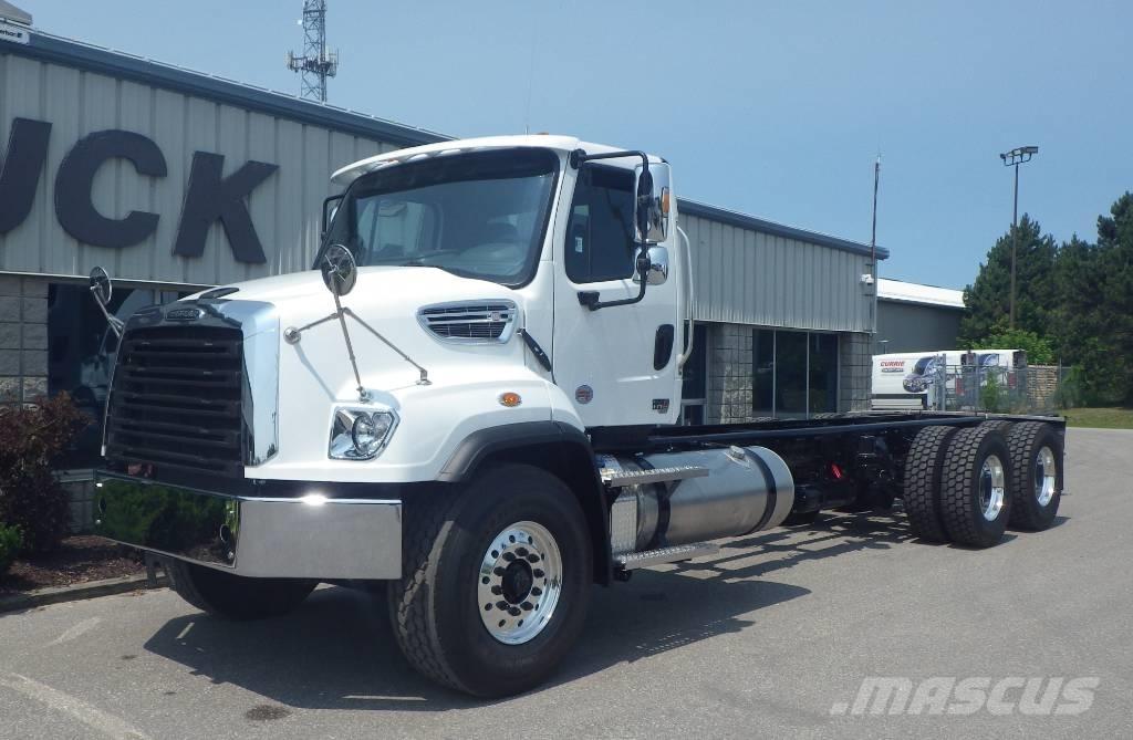 Freightliner 114 SD Camiões de chassis e cabine