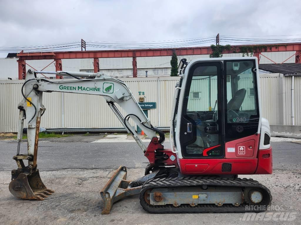 Takeuchi TB 240 Mini Escavadoras <7t