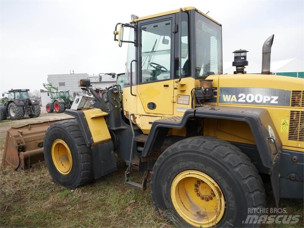 Komatsu WA 200 PZ Pás carregadoras de rodas