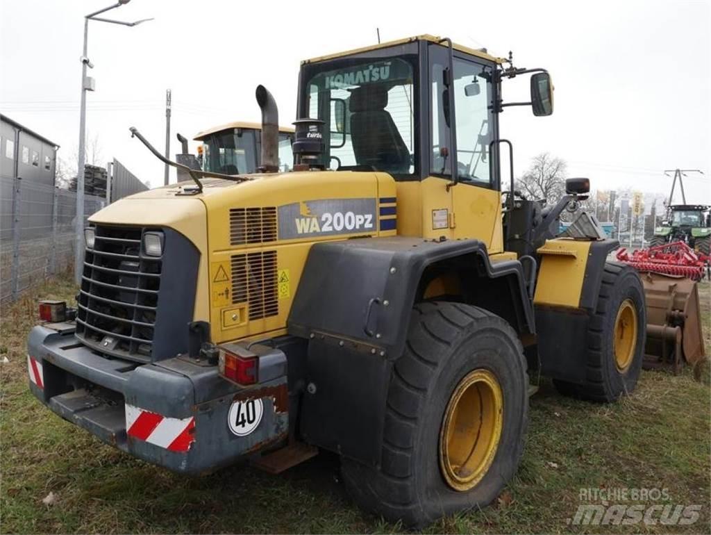 Komatsu WA 200 PZ Pás carregadoras de rodas