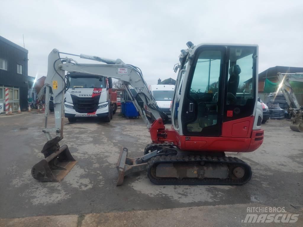 Takeuchi TB 230 Mini Escavadoras <7t
