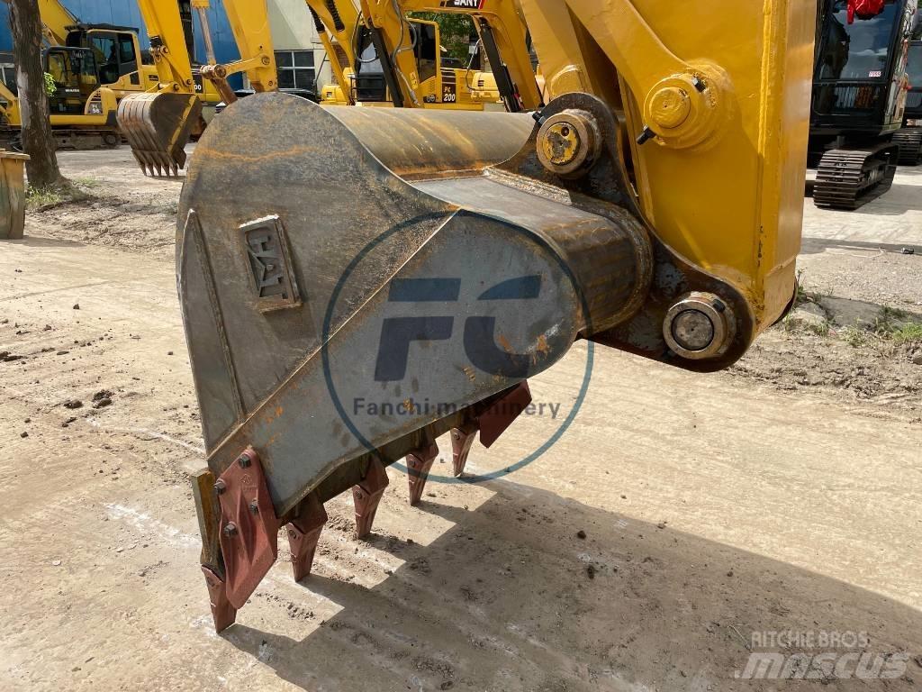 CAT 320 D 2 Escavadoras Midi 7t - 12t