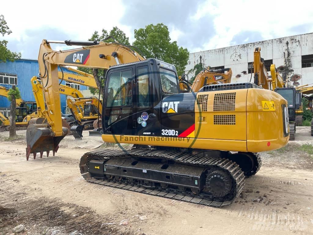 CAT 320 D 2 Escavadoras Midi 7t - 12t