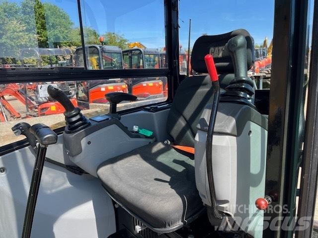 CAT 302.7 D CR Mini Escavadoras <7t