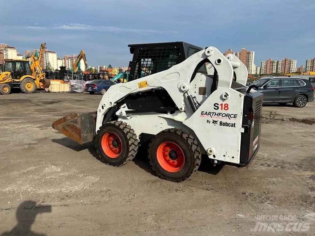 Bobcat S18 Carregadoras de direcção deslizante