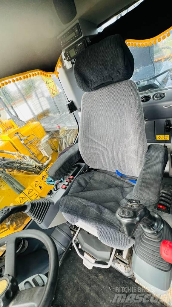 Komatsu PW 158 Escavadoras de rodas