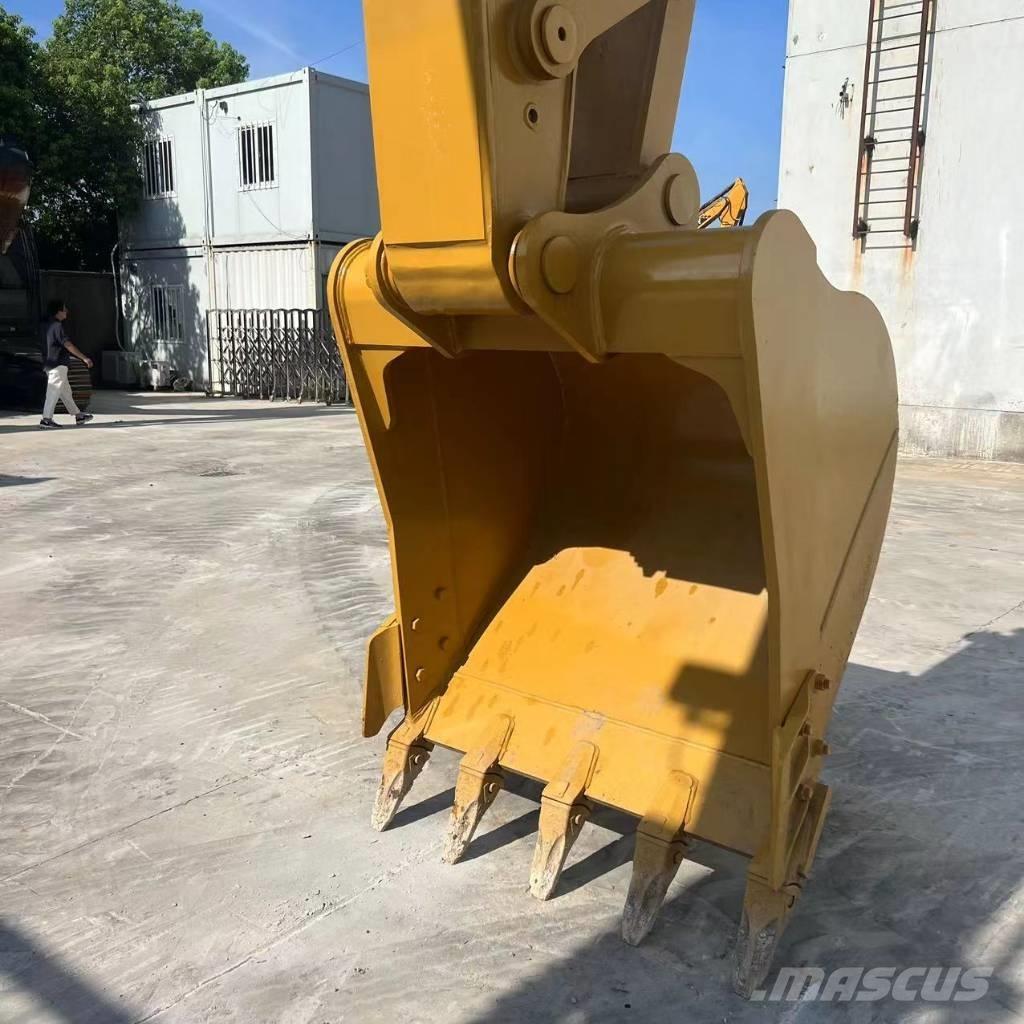 CAT 320d2 Escavadoras Midi 7t - 12t
