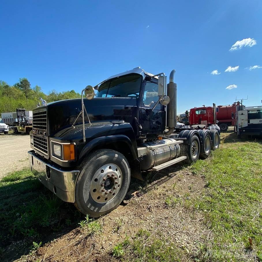 Mack CHN613 Tractores (camiões)