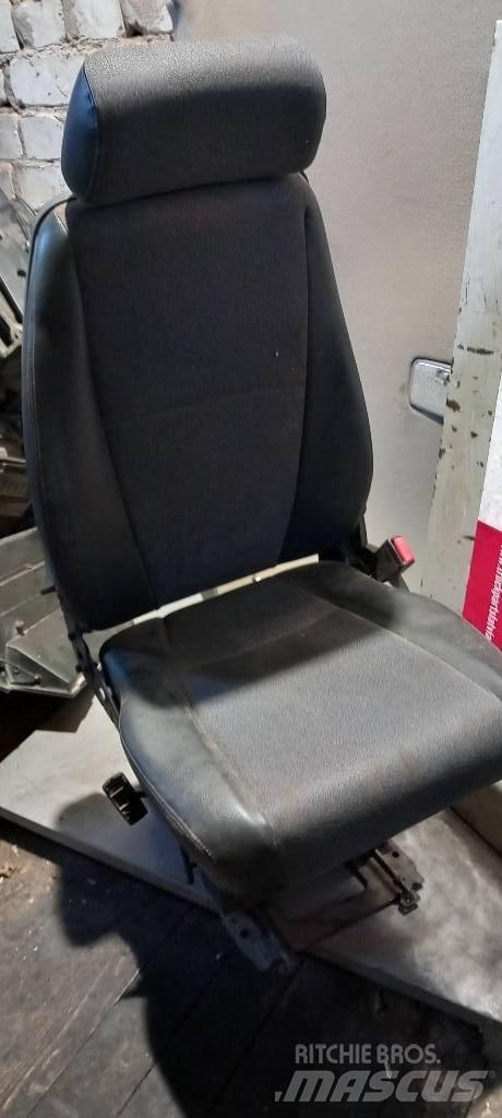 Scania 124.      2401822 Cabines e interior