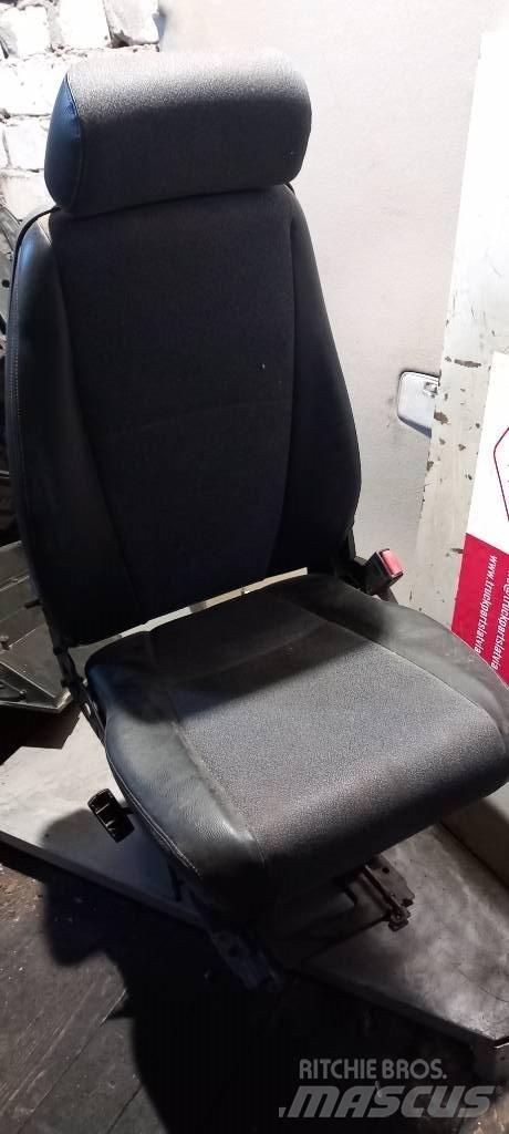 Scania 124.      2401822 Cabines e interior