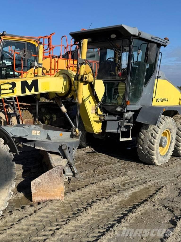 HBM BG 140 TA - 4 Motoniveladoras