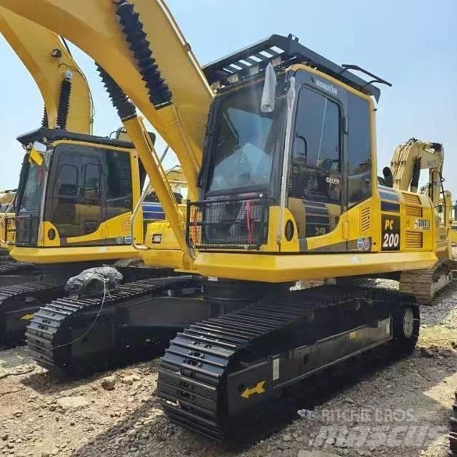Komatsu PC 200-8 Escavadoras Midi 7t - 12t