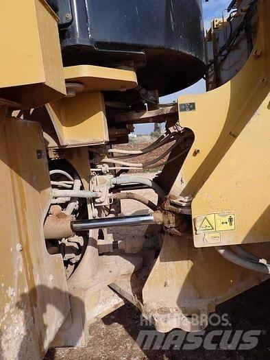 CAT 966M Pás carregadoras de rodas