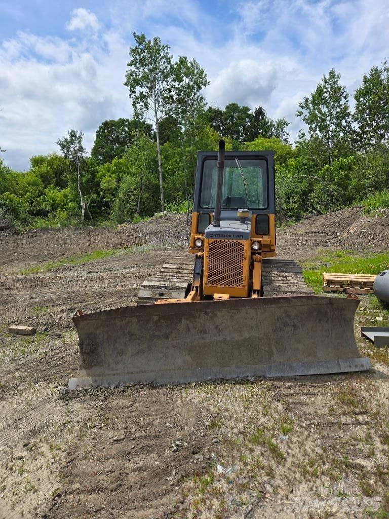 CAT D 3 B LGP Dozers - Tratores rastos
