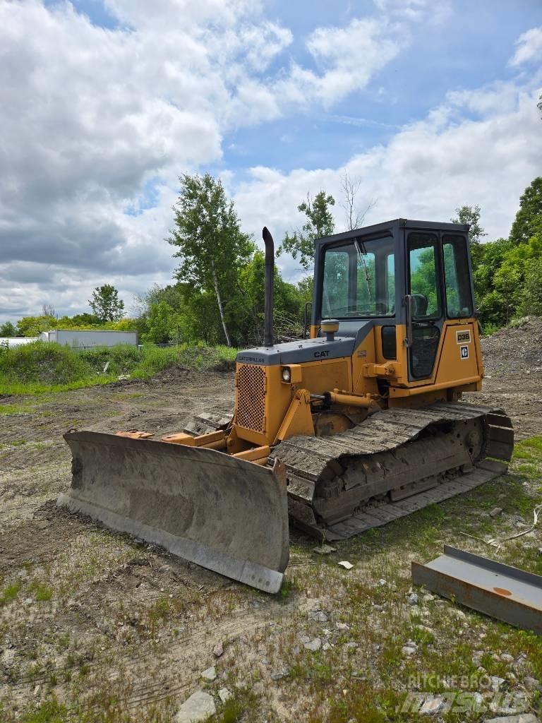 CAT D 3 B LGP Dozers - Tratores rastos