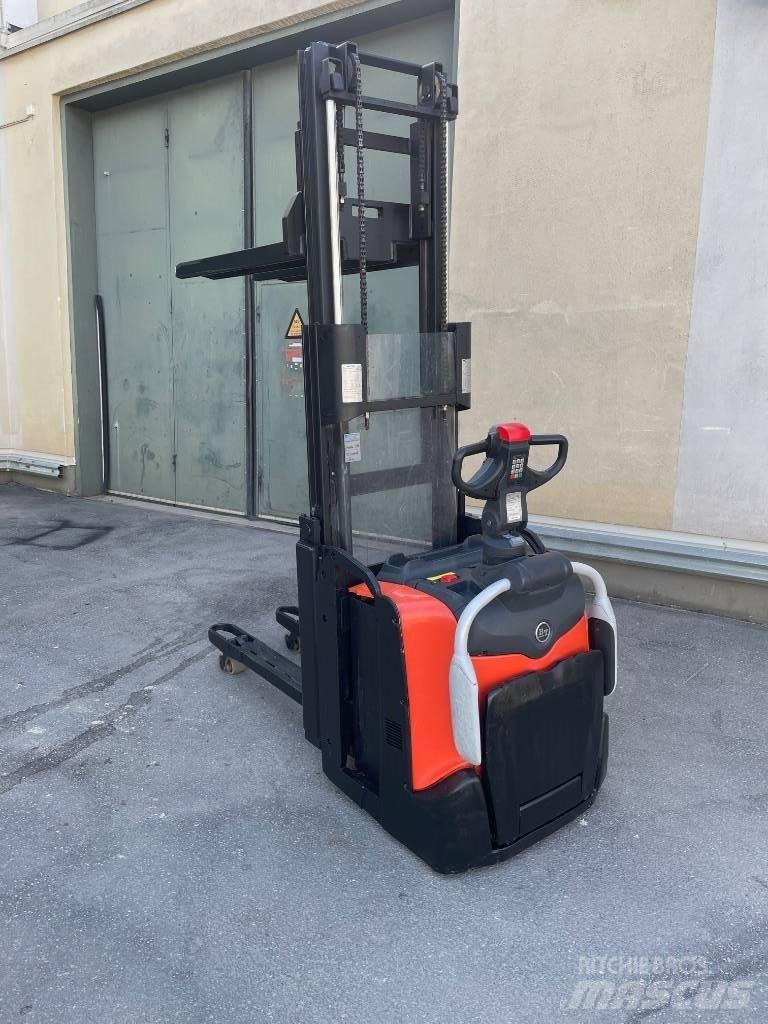 BT SPE 200 D Empilhador para operador externo
