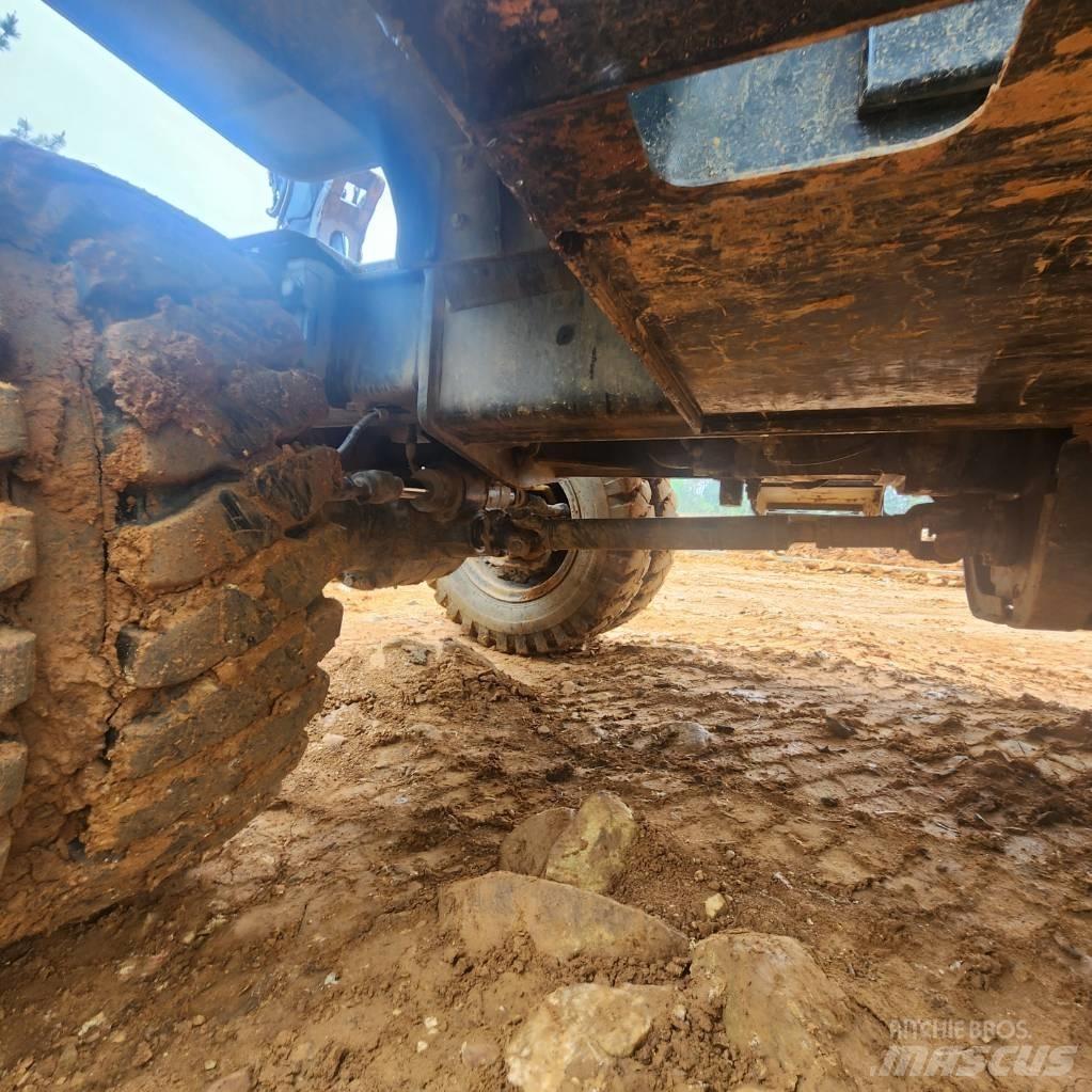 Hyundai HW 145 Escavadoras de rodas