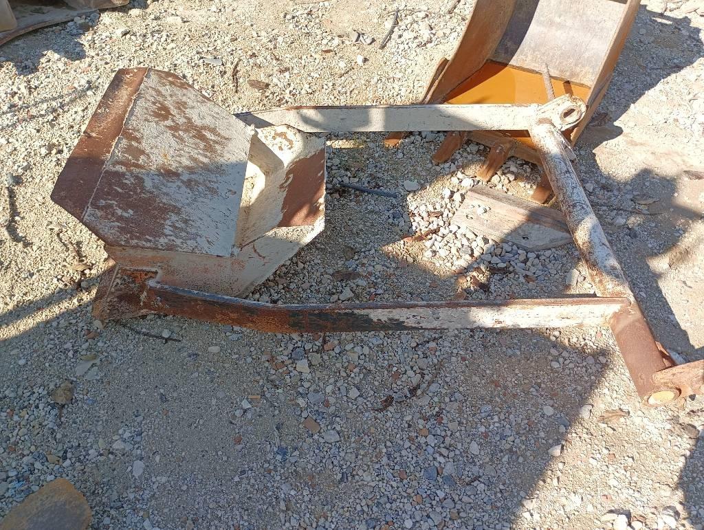 Ausa 500 RMX X4 Camiőes dumper basculantes rígidos