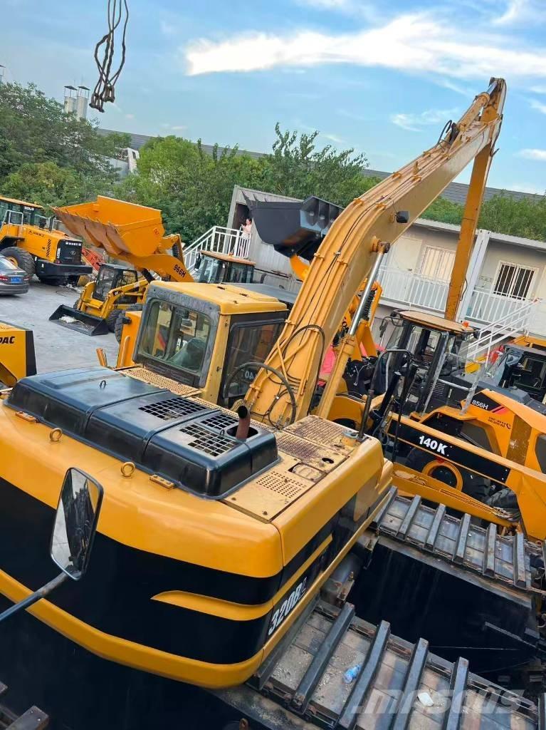 CAT 320 B L Escavadoras anfíbias