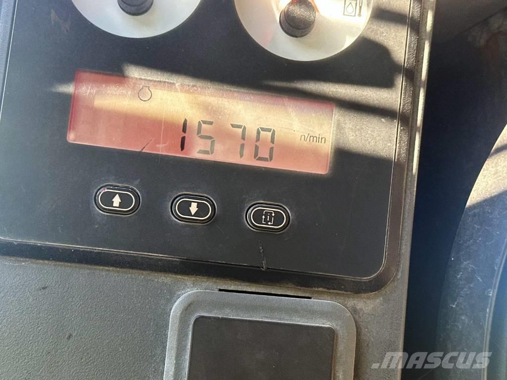 CAT 246 C Carregadoras de direcção deslizante