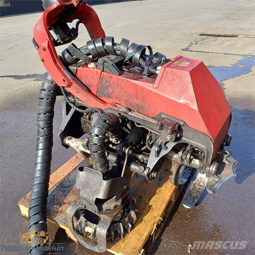 Komatsu C124 Cabeças de ceifeiras